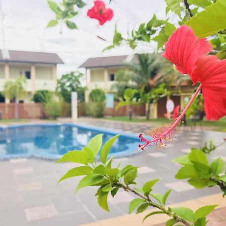 Adina Drive-In Motel Cenang - Managed By Shell Out Resort Pantai Cenang  Exterior photo