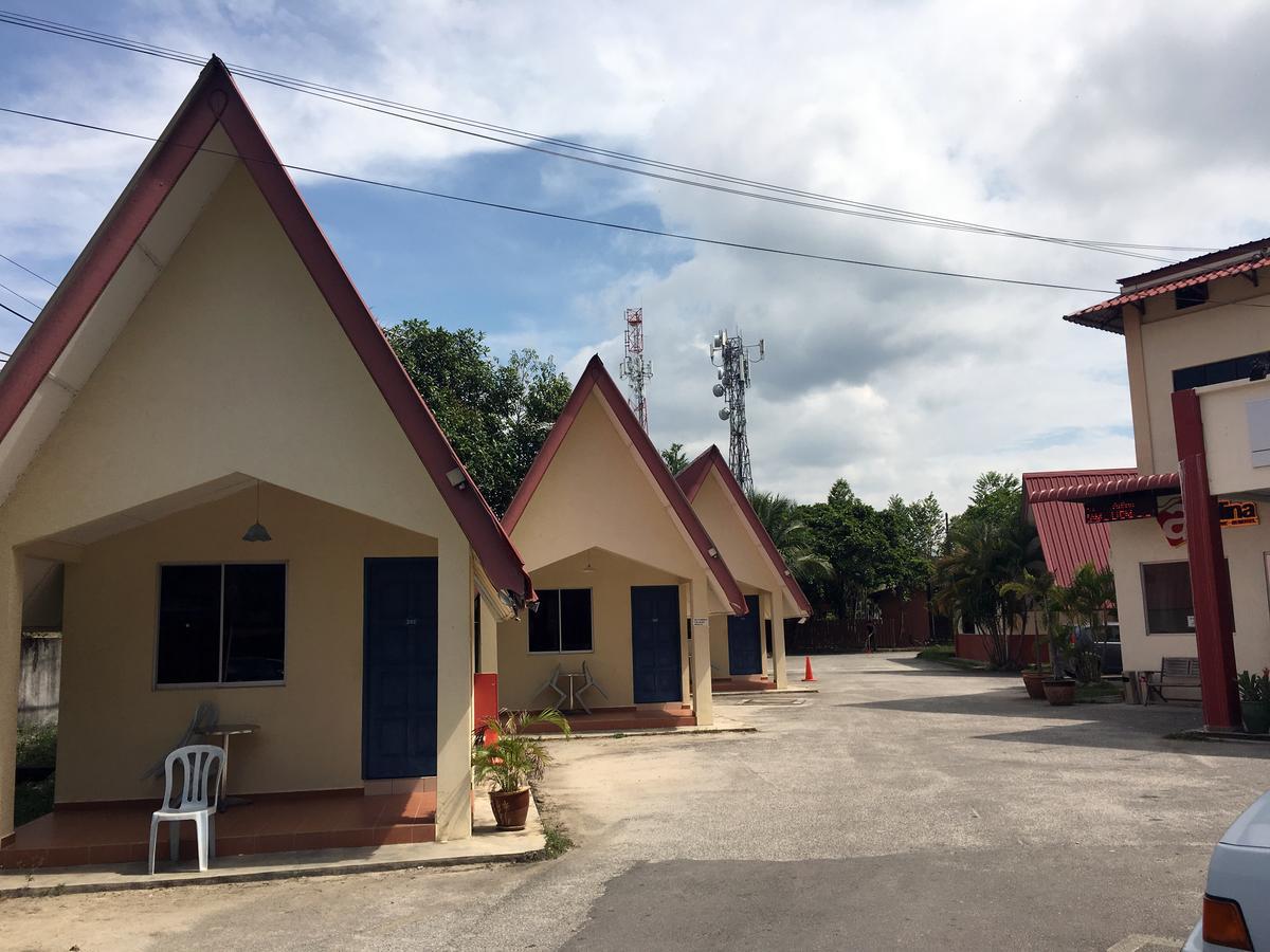 Adina Drive-In Motel Cenang - Managed By Shell Out Resort Pantai Cenang  Exterior photo